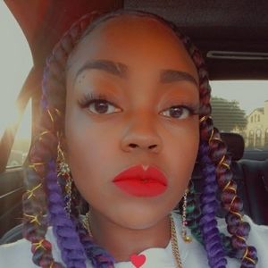 Meet your Posher, Desiree